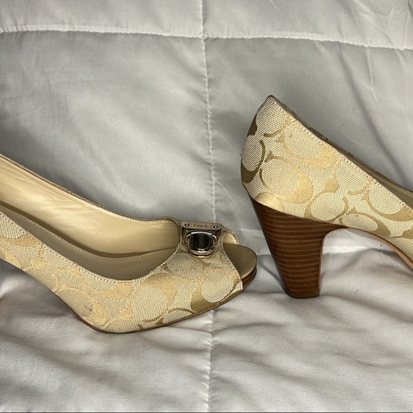 Coach heels - Picture 2 of 5